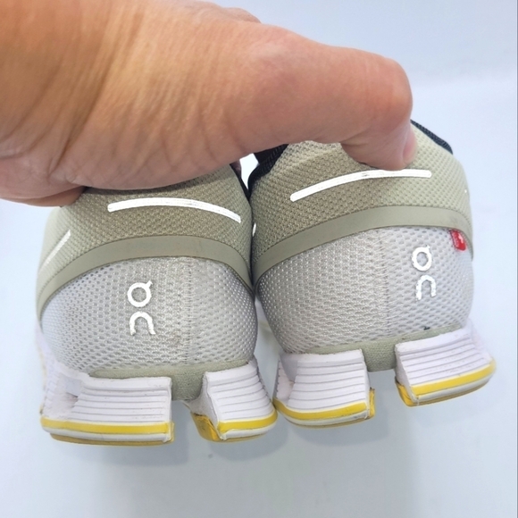 ON CLOUD 70/30 RUNNING SHOES HAY / WHITE WOMEN SOLD AT ANTHROPOLOGIE SIZ… - Picture 12 of 15